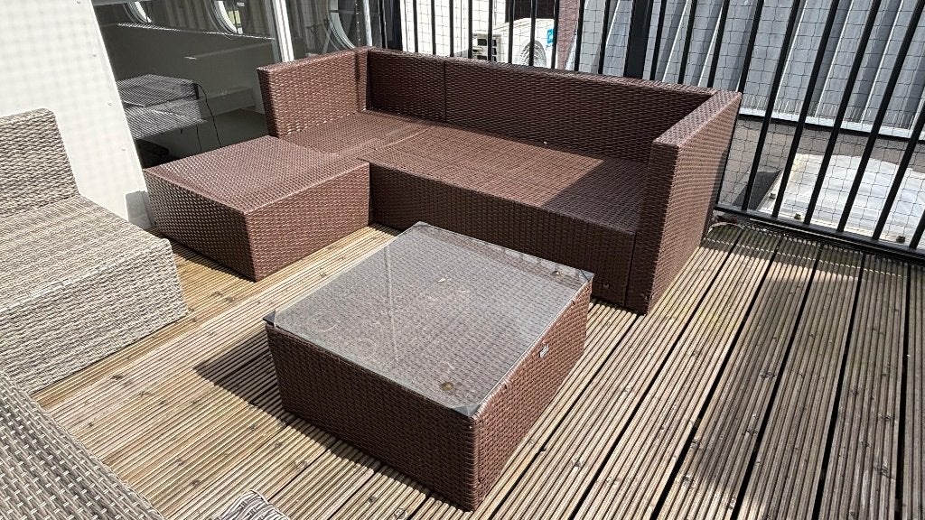 Loungeset, inclusief bijzettafeltje (met glasplaat), Ophalen, 4 zitplaatsen, Kunststof, Gebruikt