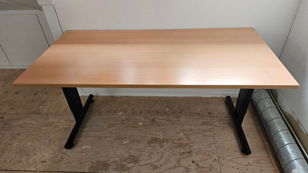 Verstelbaar bureau 160x80, Ophalen, 160 cm, Gebruikt, In hoogte verstelbaar