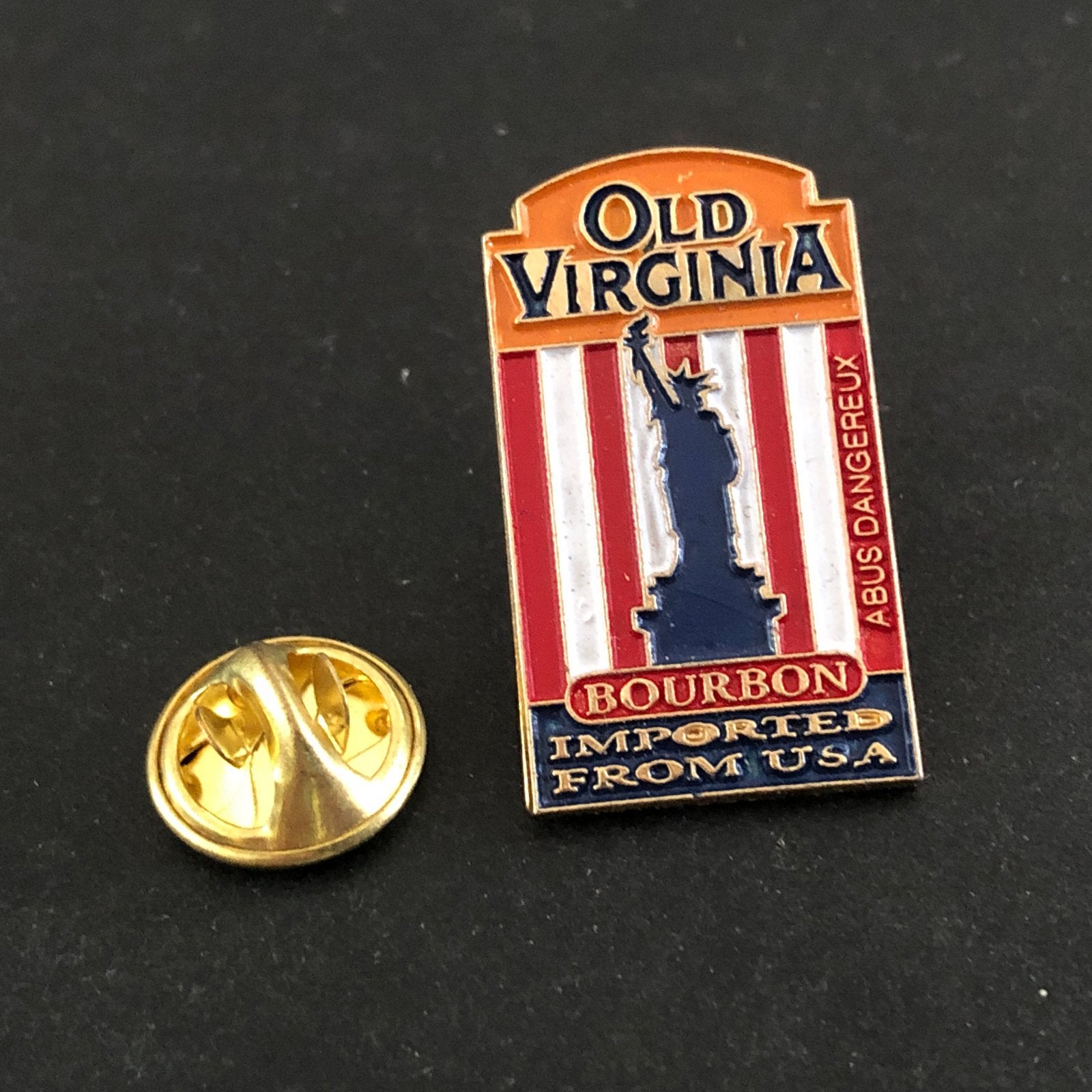 Old Virginia Bourbon Pin - Vrijheidsbeeld USA, Verzamelen, Ophalen of Verzenden, Zo goed als nieuw, Stad of Land, Speldje of Pin