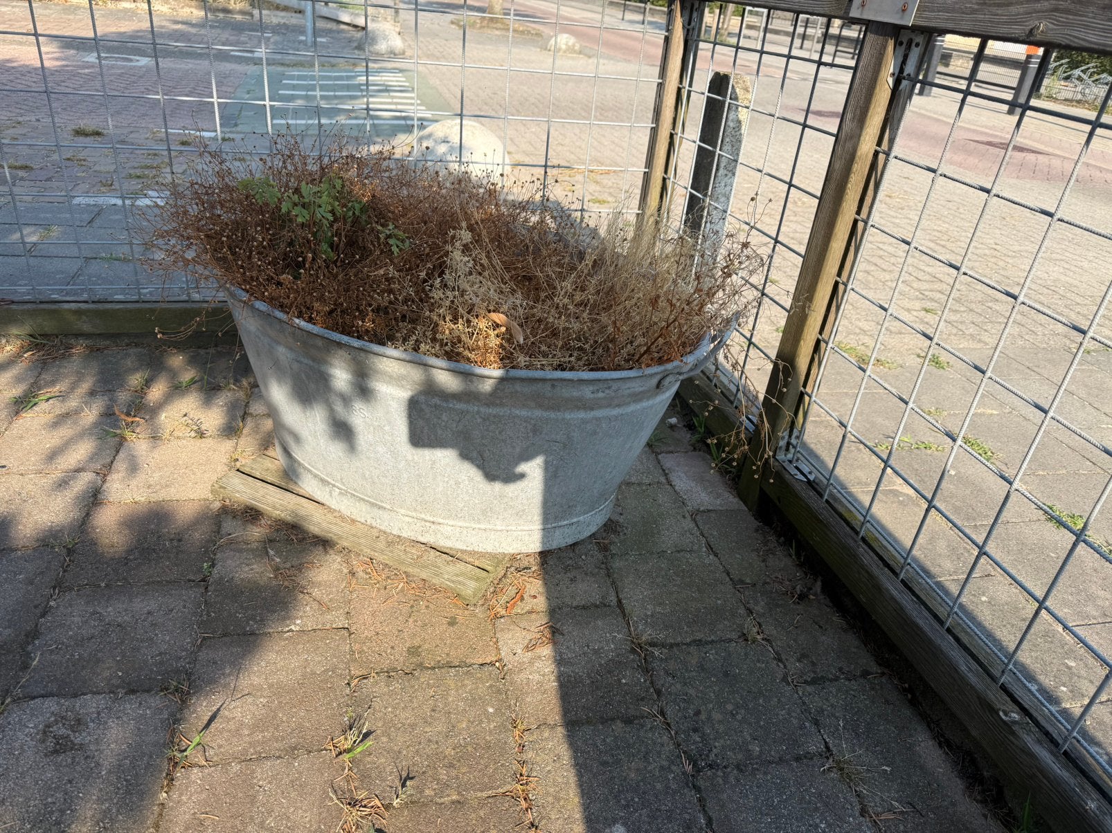 Grote zinken teilen 85 en 95 cm doorsnee 50€ p stuk, Ophalen, Zo goed als nieuw, Rond, Metaal