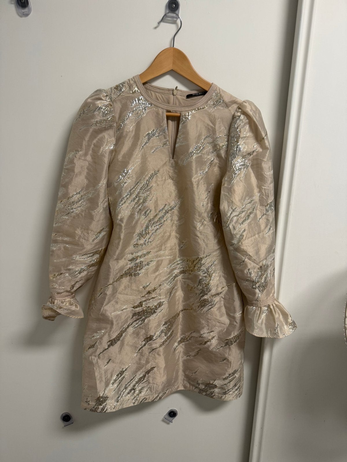 Bronskleurige jurk, met schoenen en suede tasje, Kleding | Dames, Jurken, Overige kleuren, Ophalen of Verzenden, Zo goed als nieuw