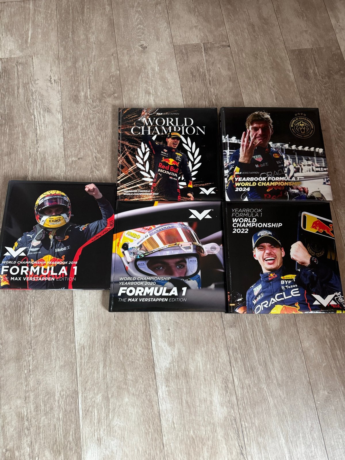 Max Verstappen Jaarboeken 2018, 2020, 2021, 2022, 2024, Ophalen of Verzenden, Zo goed als nieuw, Overige sporten