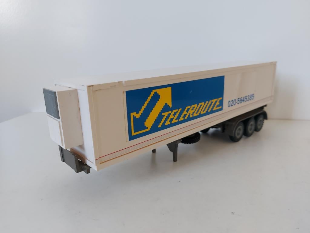 Conrad 3 as koeltrailer Teleroute Amsterdam, Hobby en Vrije tijd, Modelauto's | 1:50, Ophalen of Verzenden, Gebruikt, Bus of Vrachtwagen