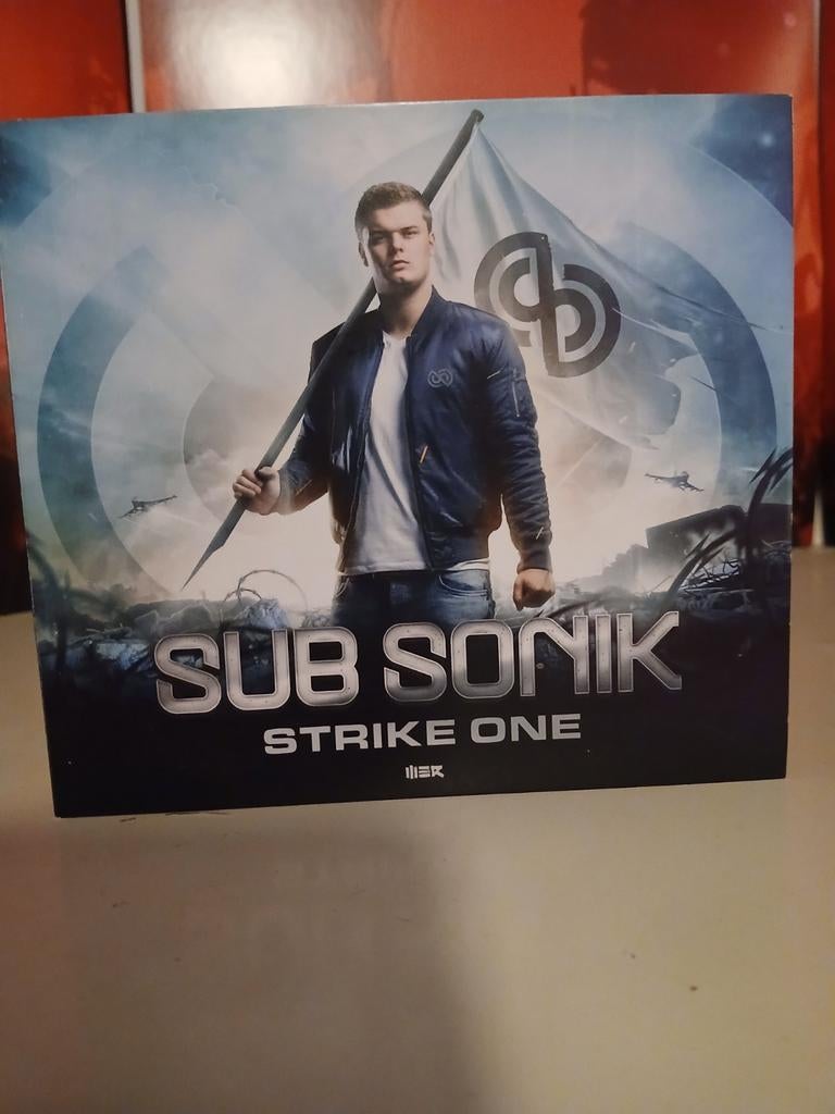 Sub Sonik - Strike One(gesigneerd), Cd's en Dvd's, Ophalen of Verzenden, Zo goed als nieuw
