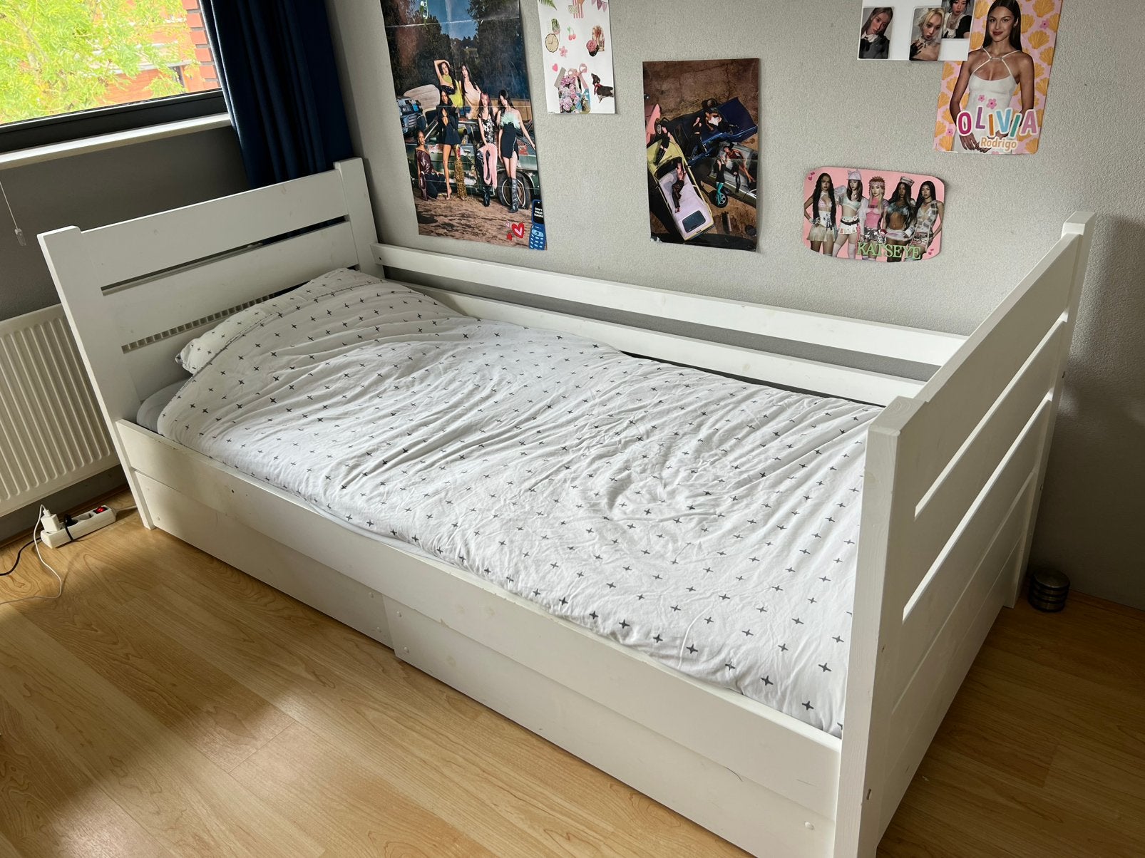 Kinderbed wit hout, Ophalen, 85 tot 100 cm, Gebruikt, Matras
