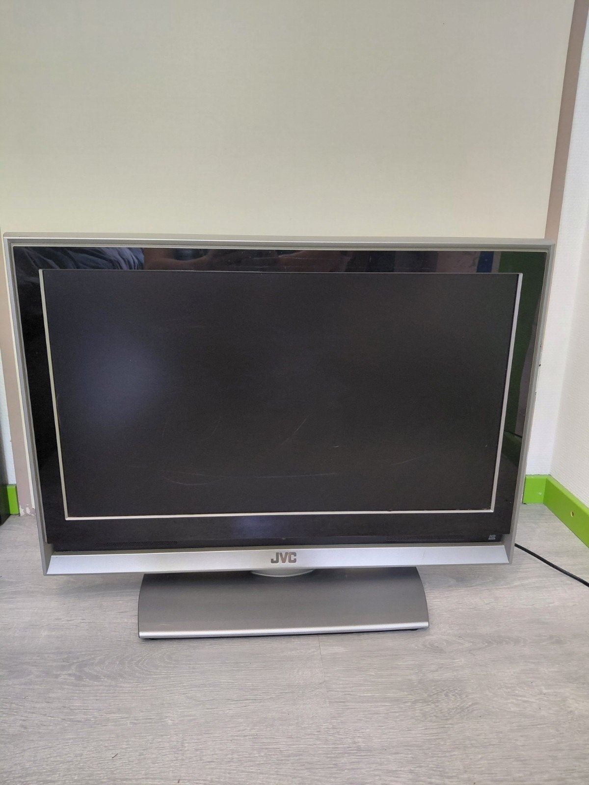 JVC TV met kabels l, Ophalen, Gebruikt, Minder dan 40 cm, Overige merken