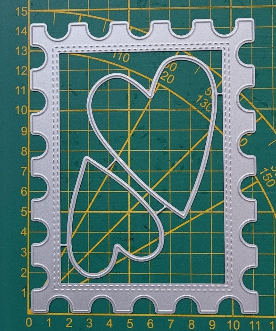 Nieuw  Snijmal postzegel frame met hartjes, Ophalen of Verzenden, Nieuw, Overige thema's, Pons of Mal