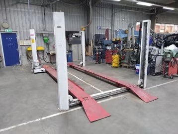 Professionele 4-Koloms Hefbrug – Krachtstroom – €1.500, Ophalen