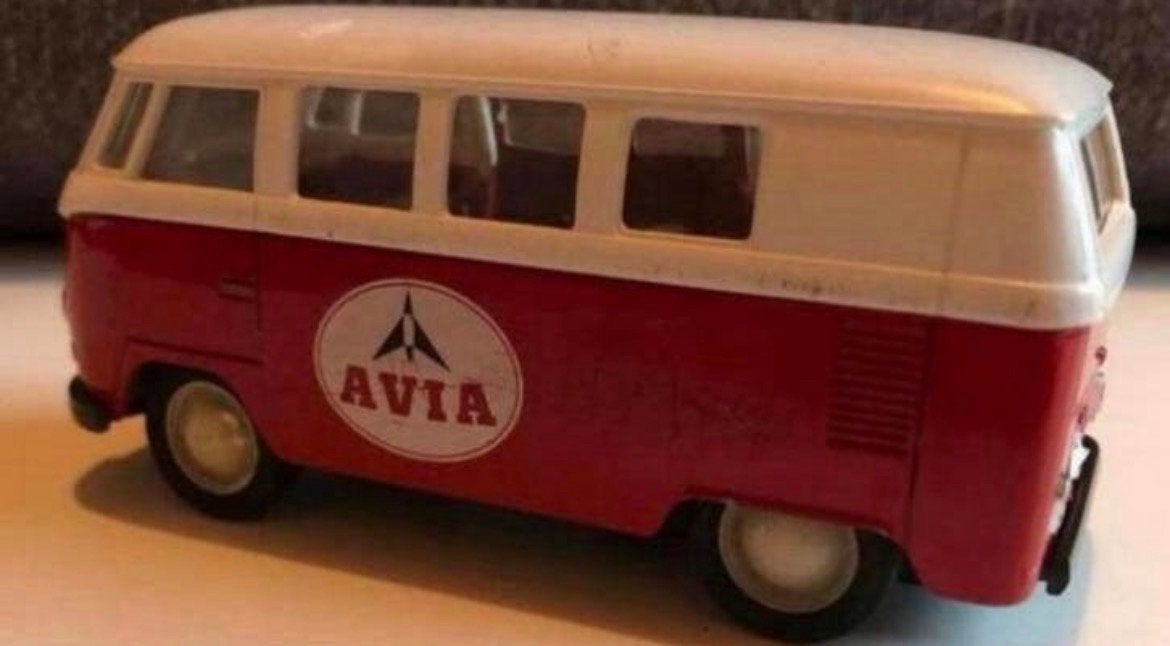 Volkswagen T1 Microbus 1962 AVIA Rood-Wit Welly 1:34, Ophalen of Verzenden, Gebruikt