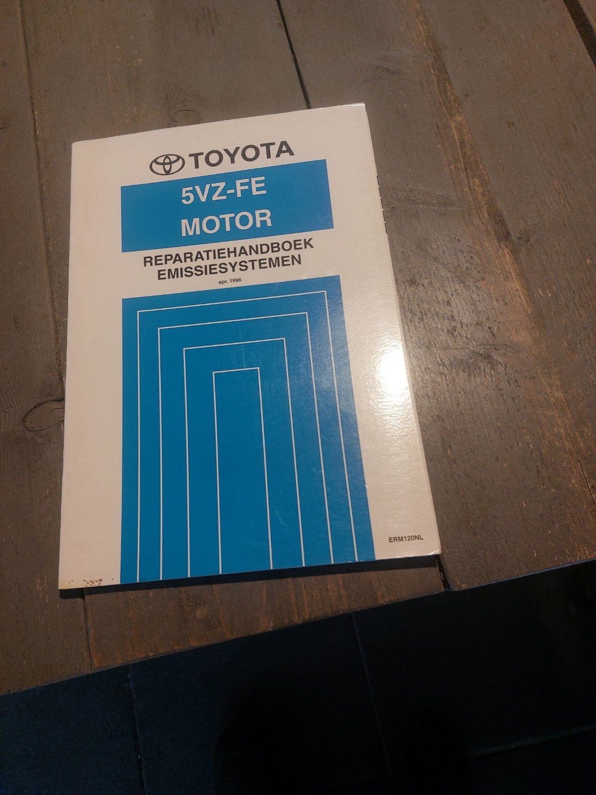 REPARATIEHANDBOEK EMISSIESYSTEMEN TOYOTA 5VZ-FE MOTOR LANDCR, Ophalen of Verzenden