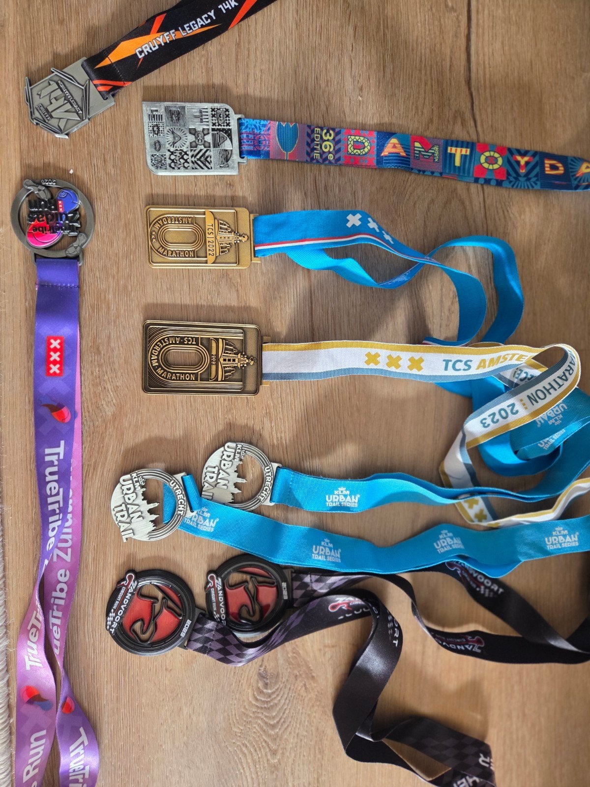 Diverse hardloopmedailles - TCS, Urban Trail, Cruyff, Ophalen of Verzenden, Zo goed als nieuw