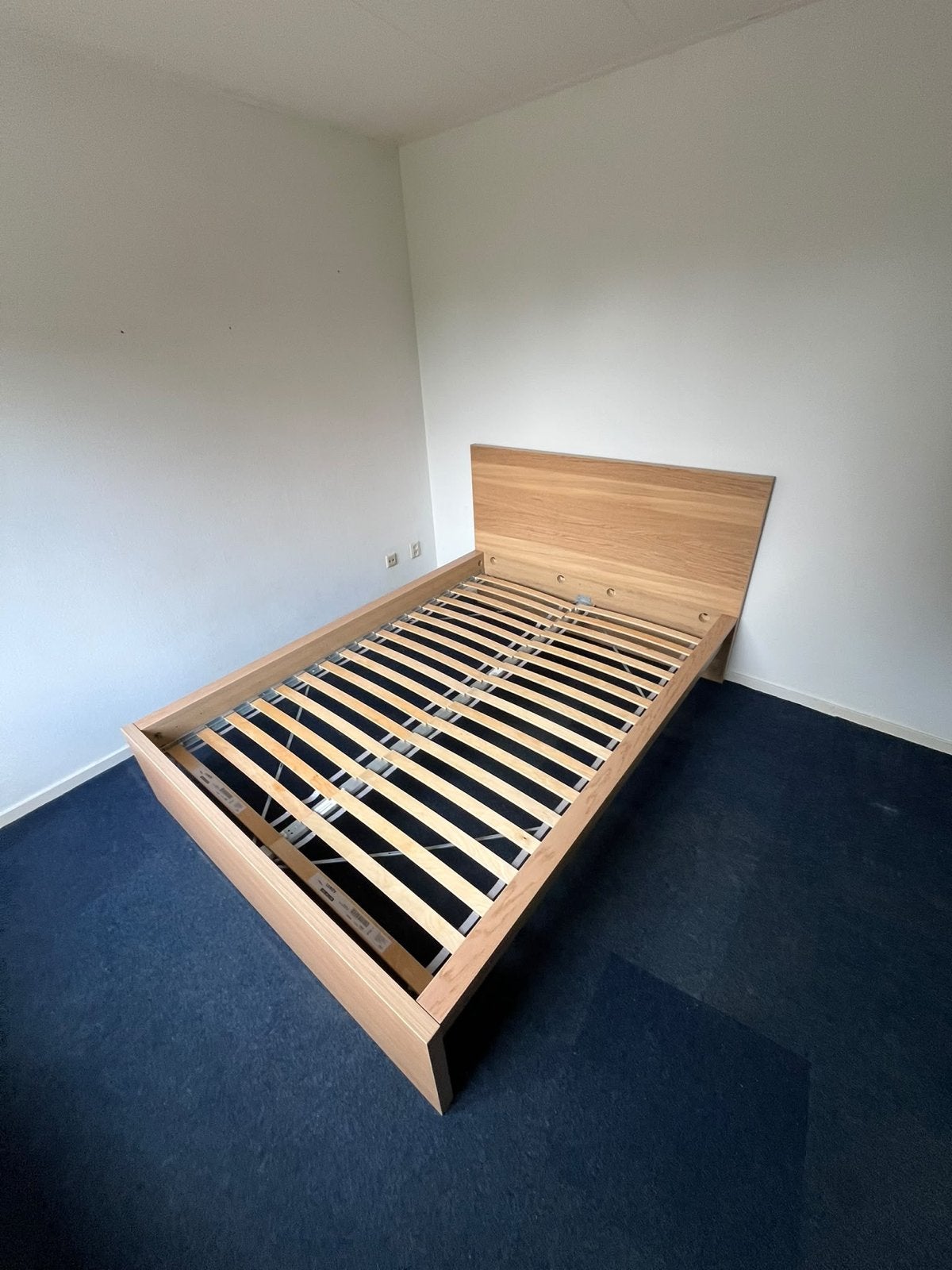 Ikea malm bed 140x200 incl lattenbodem, Huis en Inrichting, Gebruikt, Bruin, Tweepersoons, 200 cm