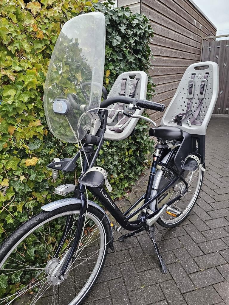 Donkerblauwe Batavus Mambo moederfiets met twee Yepp zitjes, Fietsen en Brommers, Fietsen | Dames | Moederfietsen, Gebruikt, Batavus