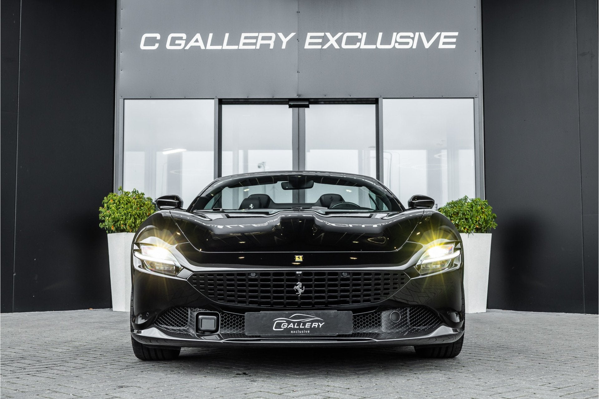 Ferrari Roma Spider 3.9 V8 - Nero Daytona | Full Carbon | Pa, Auto's, Automaat, Dealer onderhouden, Achterwielaandrijving, Cabriolet