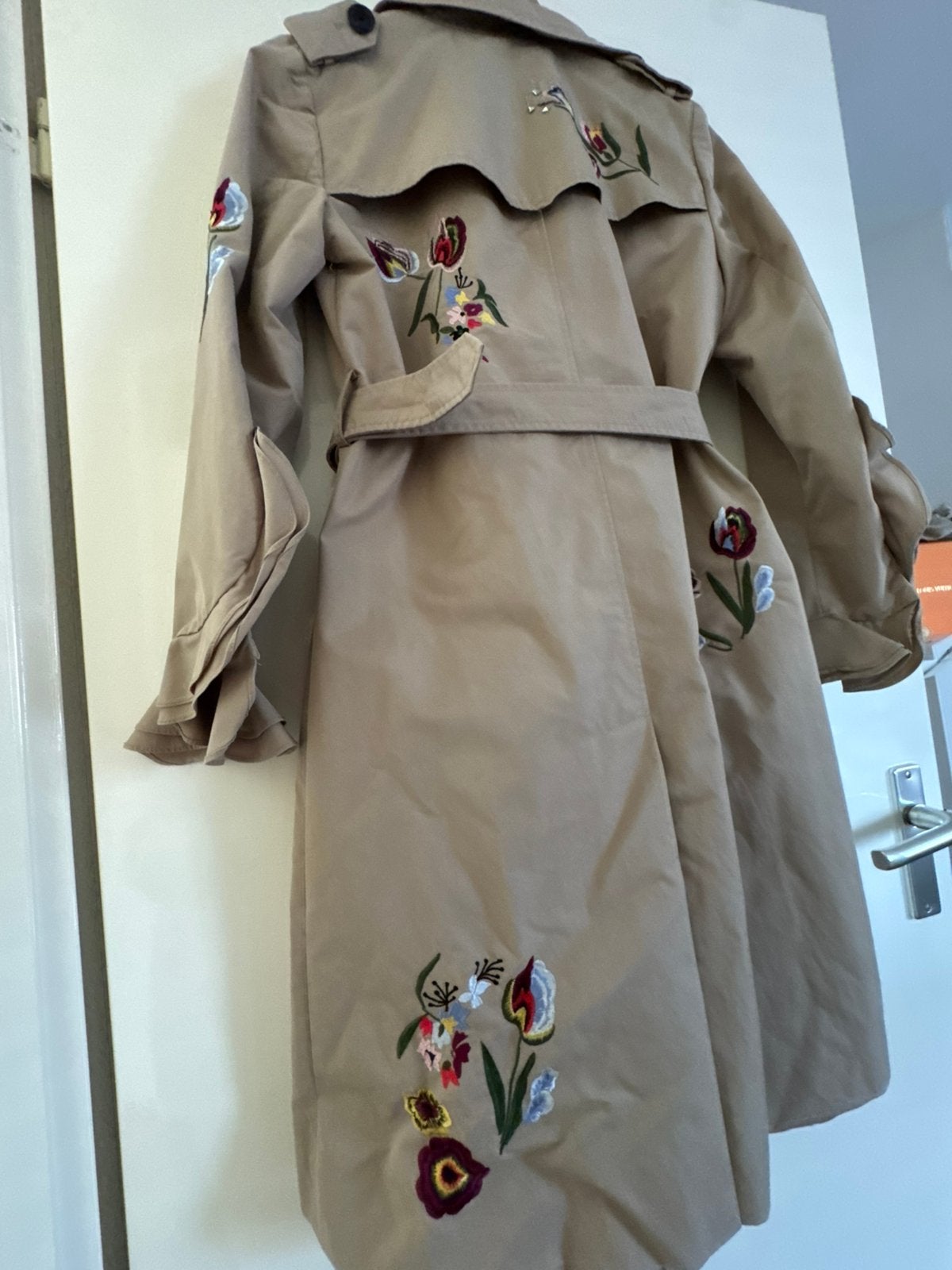 Zara Trenchcoat met Geborduurde Details en Bewerkingen, Kleding | Dames, Jassen | Zomer, Ophalen of Verzenden, Zo goed als nieuw