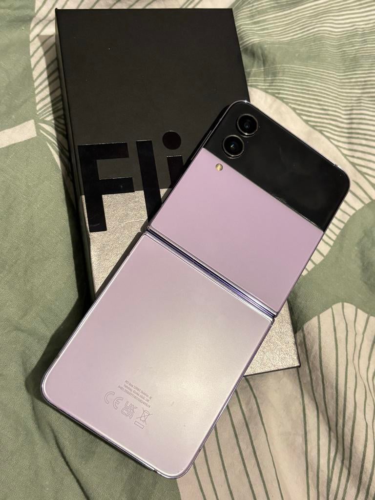 Samsung Galaxy Z Flip 4 - Lavendel +2 phone cases, Ophalen, Zo goed als nieuw