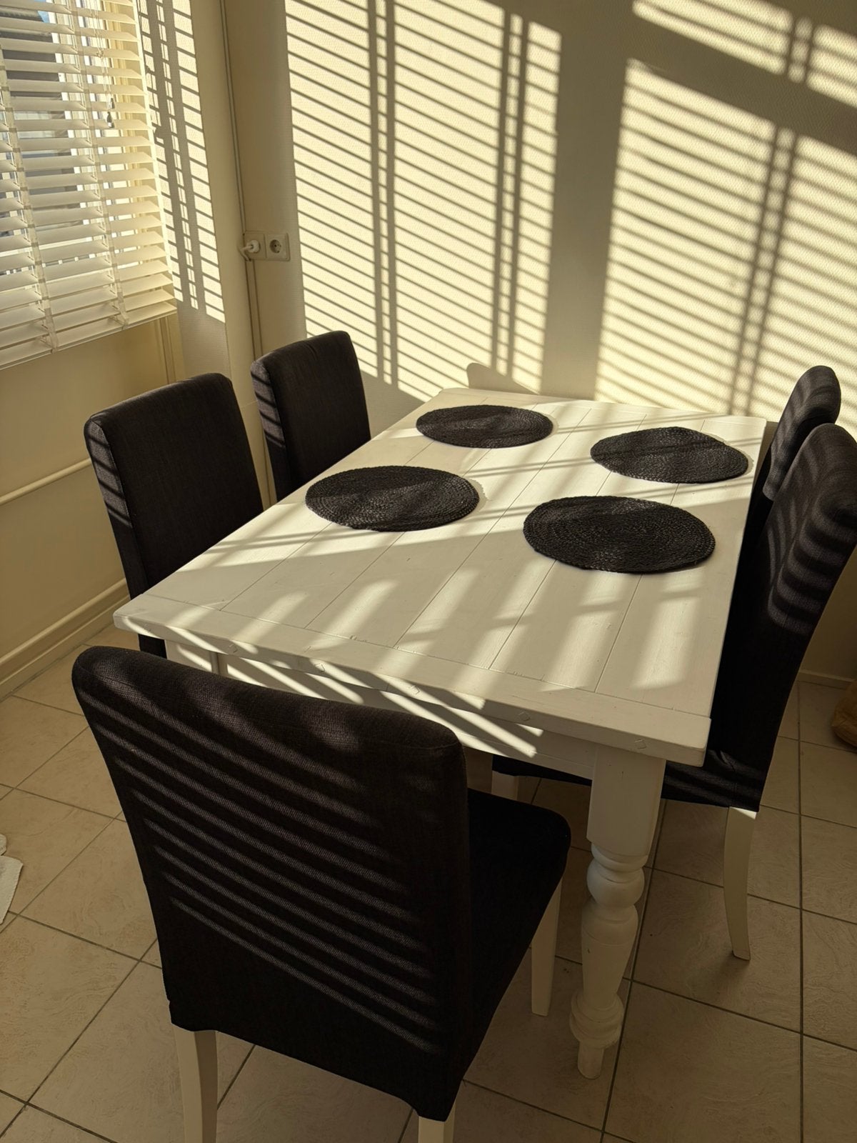 GRATIS eettafel met 5 stoelen ziet er nog goed uit, Ophalen, Gebruikt, Rechthoekig, 50 tot 100 cm