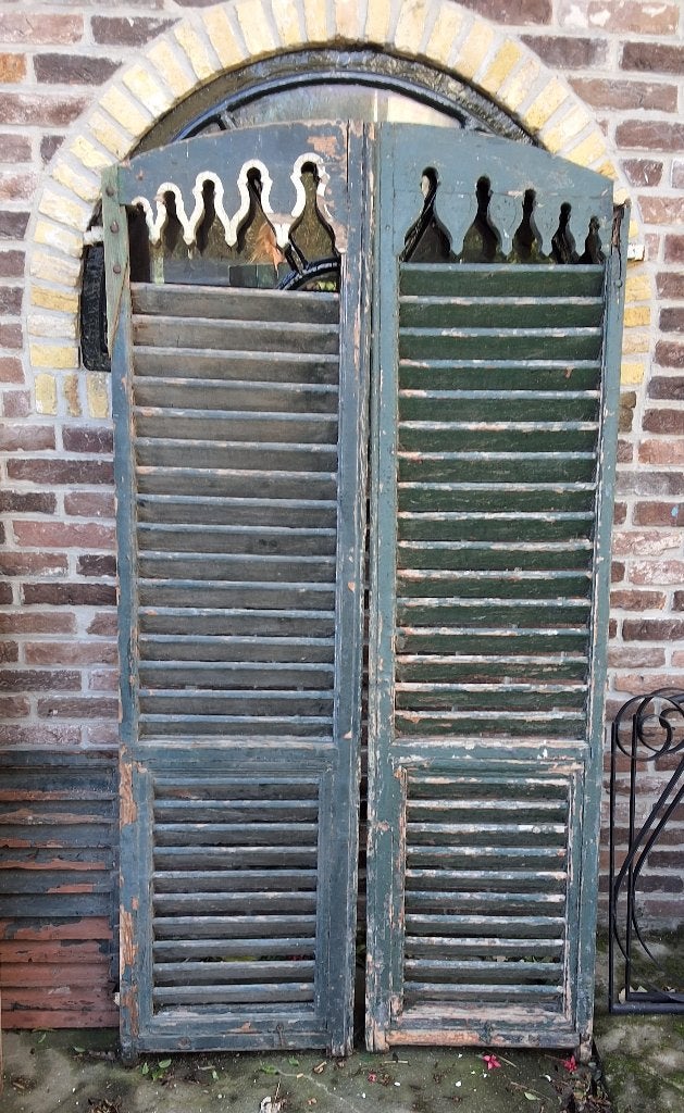 Antieke luiken afomstig van stolpboerderij (1870), Ophalen
