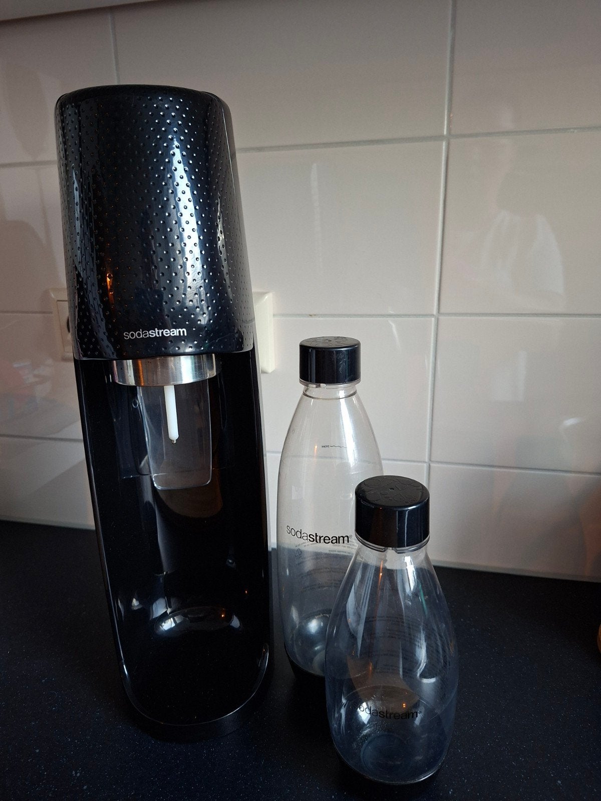 Sodastream Spirit Zwart met 2 flessen, Ophalen of Verzenden, Zo goed als nieuw