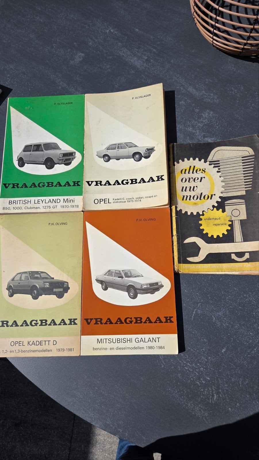 Vraagbaak en onderhoudsboeken voor diverse auto's, Ophalen