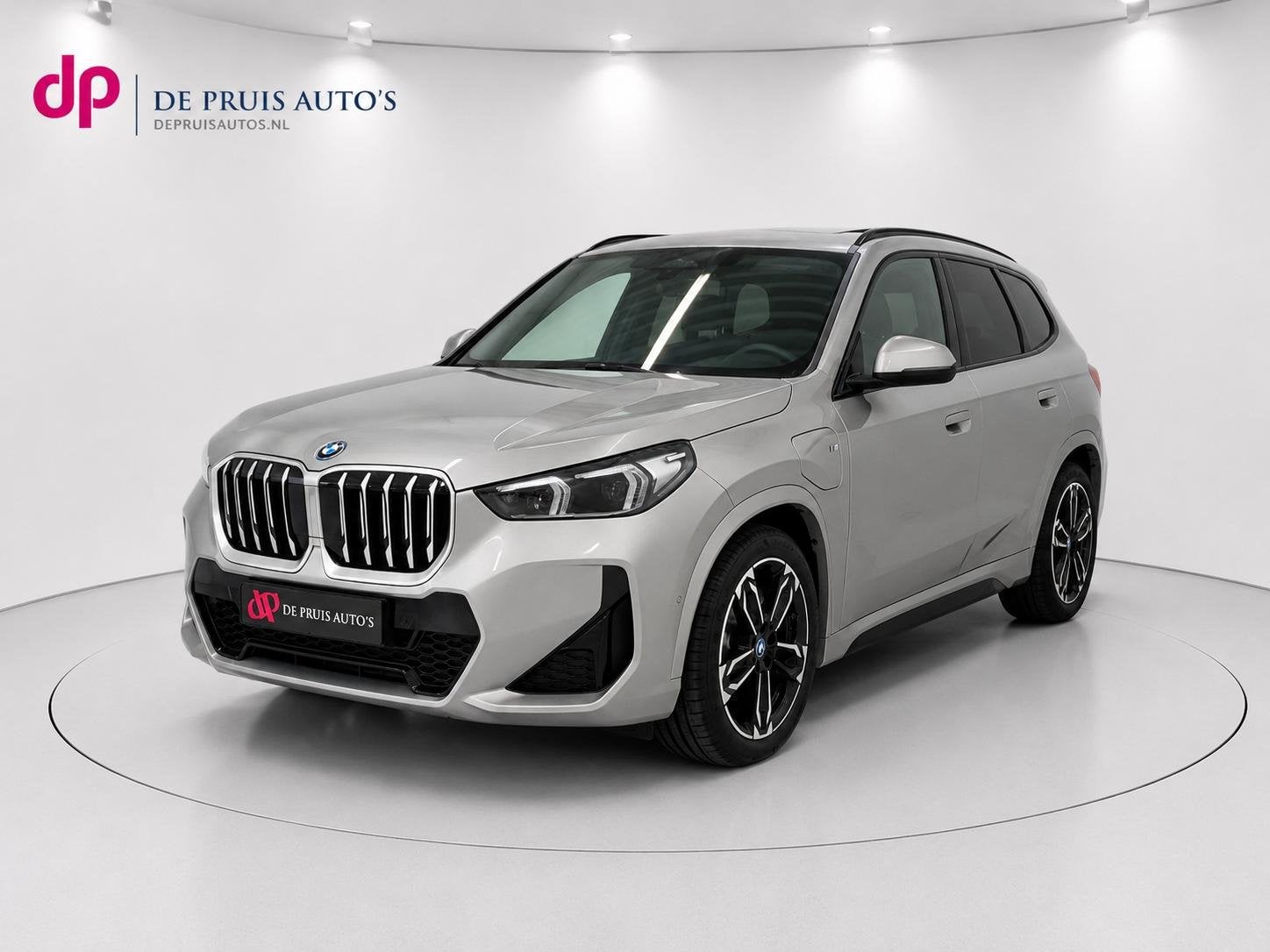 BMW X1 xDrive25e M Sport Pano Trekhaak Camera 19 Inch Kyless, Auto's, Gebruikt, Euro 6, 105 min, Bedrijf