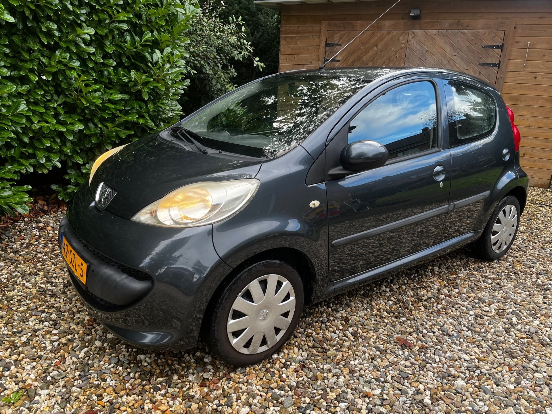 Peugeot 107 RIJKAAR/APK/HISTORY/BEURT/NAP/AIRCO/5drs//DIREKT, Voorwielaandrijving, Stof, Gebruikt, Zwart