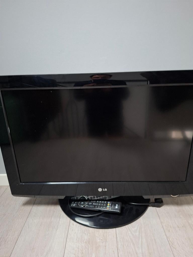 LG TV, model 32LG3000, 32 inch, oudje,maar kan nog prima mee, Audio, Tv en Foto, Televisies, Ophalen, Gebruikt, 50 Hz, 80 tot 100 cm