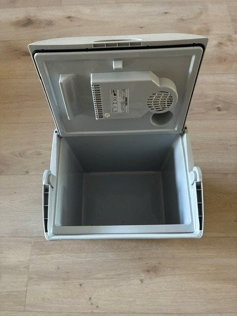 12 volt koelkast, Caravans en Kamperen, Ophalen of Verzenden, Zo goed als nieuw, Koel-accessoire, Elektrisch