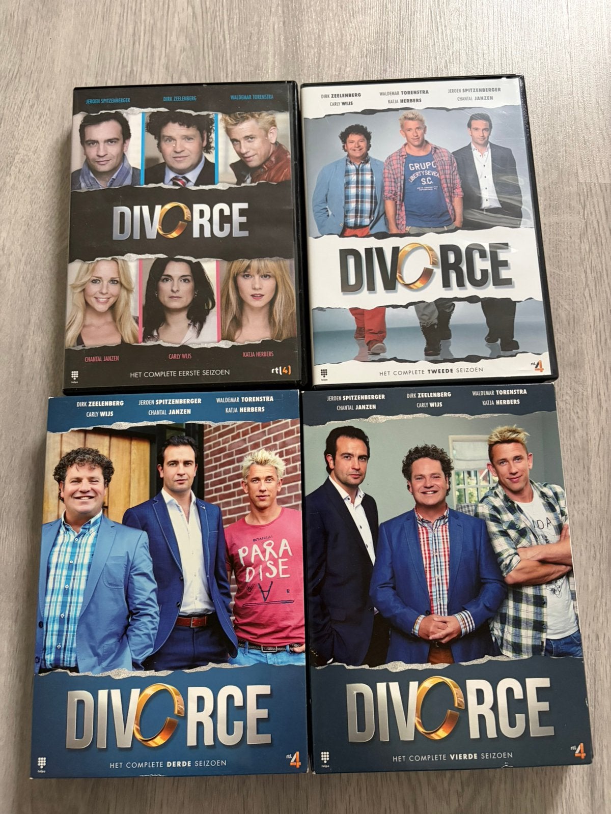 Divorce seizoen 1 tm 4, Ophalen, Zo goed als nieuw