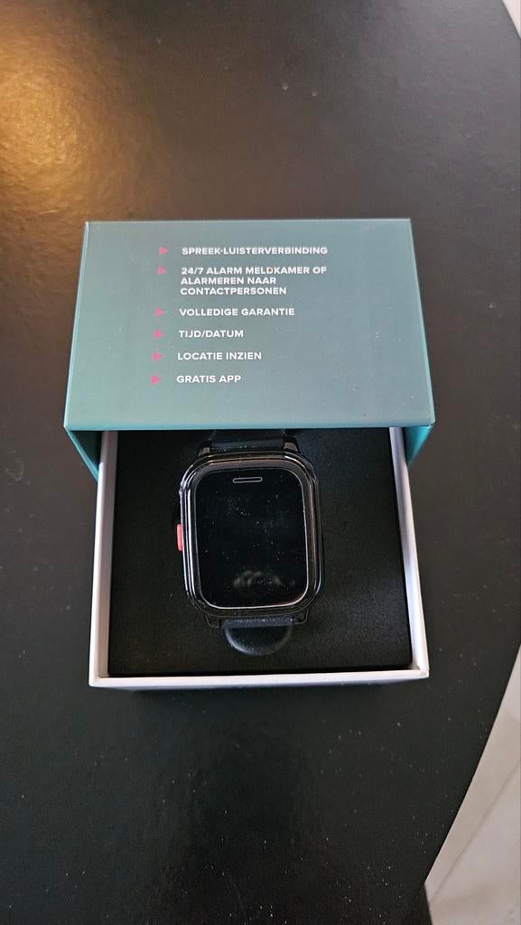 Smartwatch met spreek-luisterverbinding en GPS, Ophalen of Verzenden, GPS, Zo goed als nieuw, Zwart