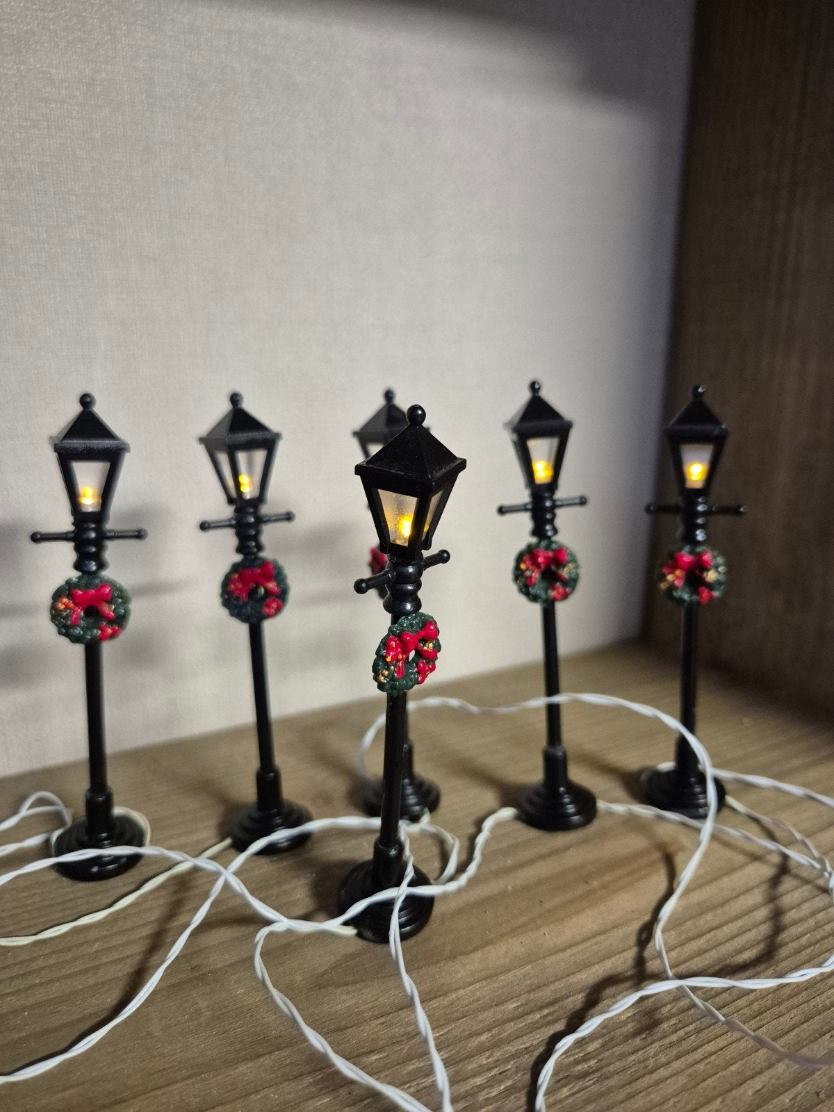 Lemax straatlantaarns set van 6 kerstdorp kersthuisjes, Diversen, Ophalen of Verzenden, Zo goed als nieuw