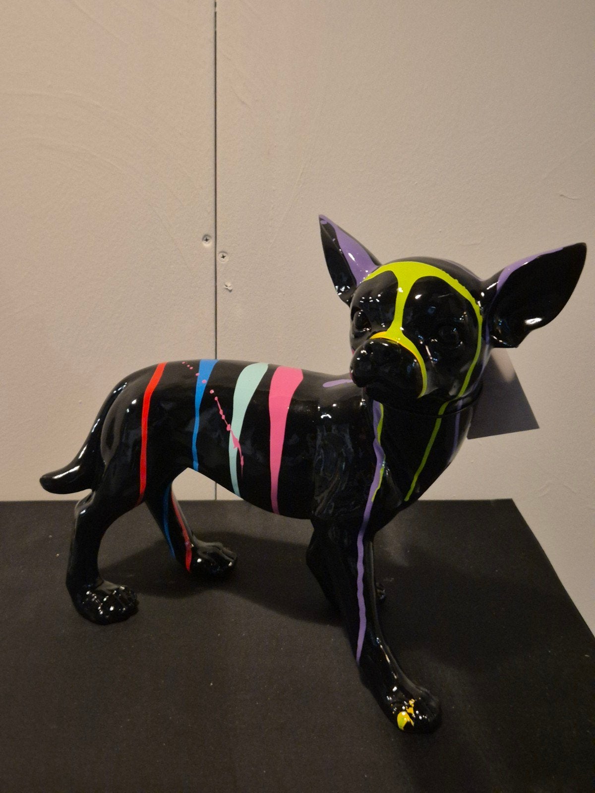 Chihuahua Beeld Polyester 32cm - Kleurrijk Design, Kunststof, Ophalen of Verzenden, Zoogdier, 20 - 50 cm