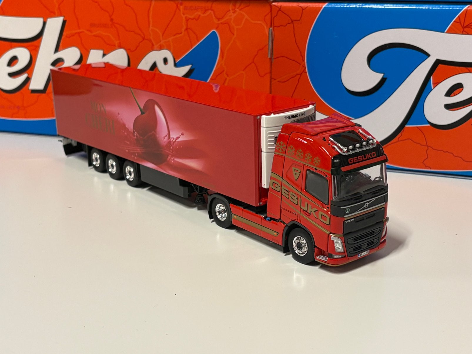 Tekno Gesuko, Hobby en Vrije tijd, Modelauto's | 1:50, Ophalen of Verzenden, Zo goed als nieuw, Bus of Vrachtwagen, Tekno