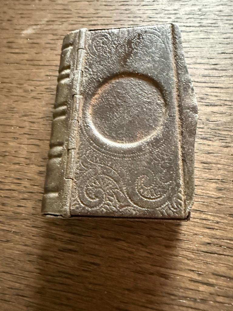 Antiek Bijbeldoosje met Houten Rozenkrans, Antiek en Kunst, Antiek | Religie, Ophalen of Verzenden