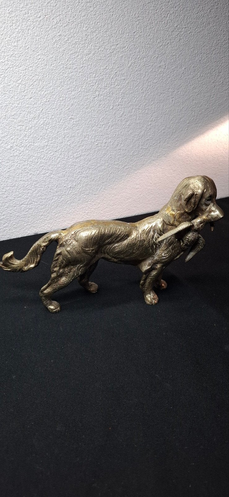 Vintage bronzen jachthond met prooi - Decoratief beeld, Ophalen of Verzenden