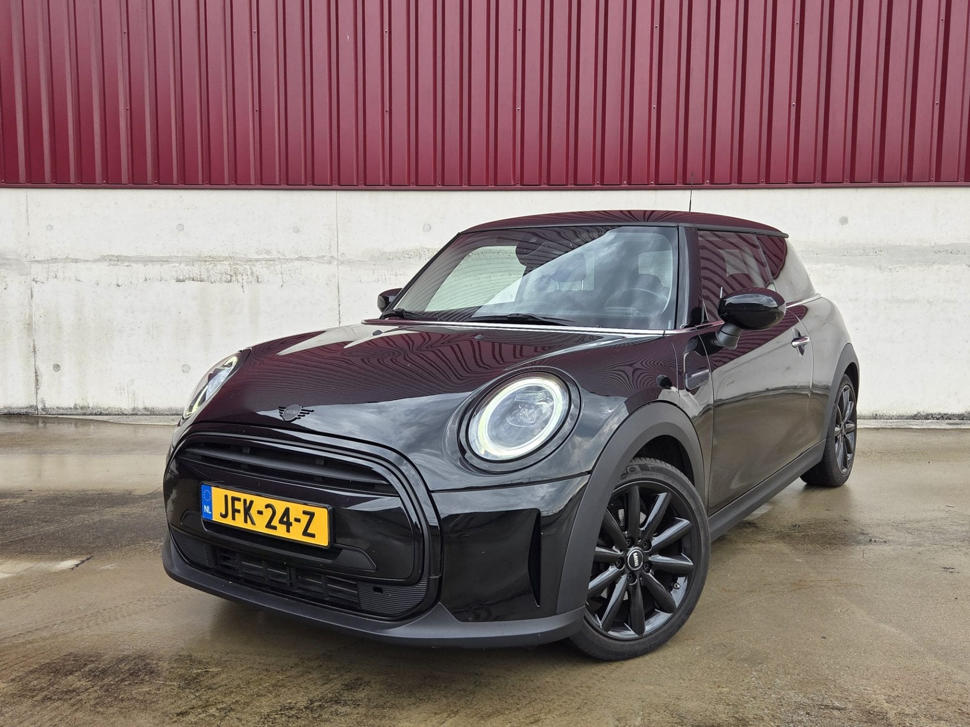 MINI 3-deurs 1.5 Cooper Classic (bj 2023, automaat), 136 pk, Gebruikt, Euro 6, 4 stoelen