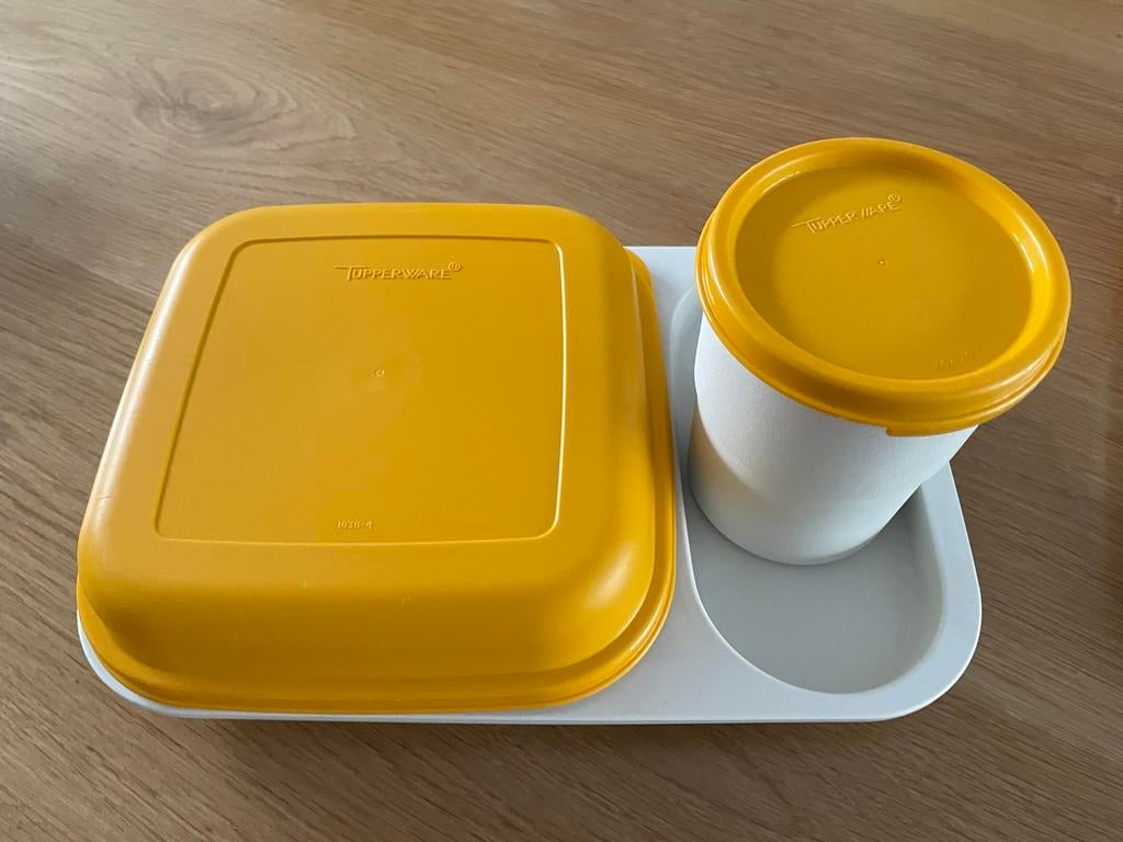 2 lunchboxen met beker van Tupperware, Huis en Inrichting, Ophalen of Verzenden, Zo goed als nieuw, Beker of Kan