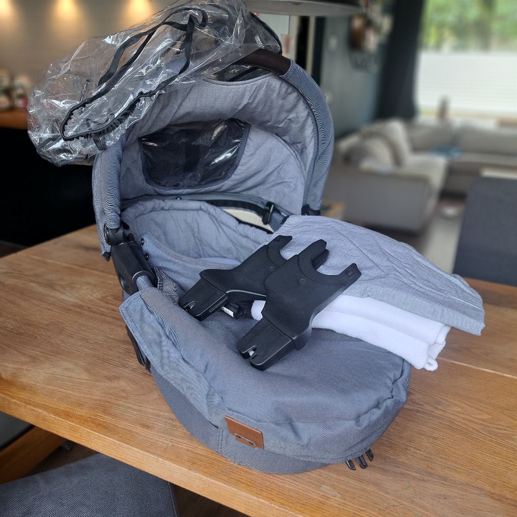 Mutsy reiswieg en accesoires., Kinderen en Baby's, Ophalen, Zo goed als nieuw, Combiwagen, Met reiswieg