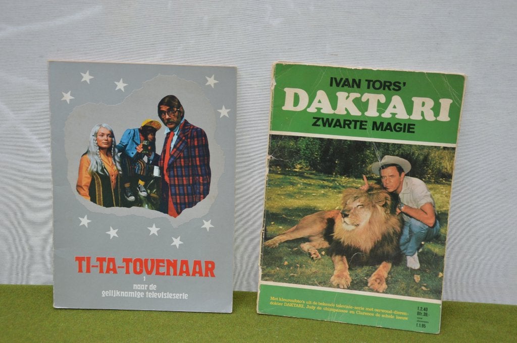 2 fotoboeken van kinderseries jaren 60 + 70 Daktari en Tita, Boeken, Ophalen of Verzenden, Gelezen, Plaatjesalbum