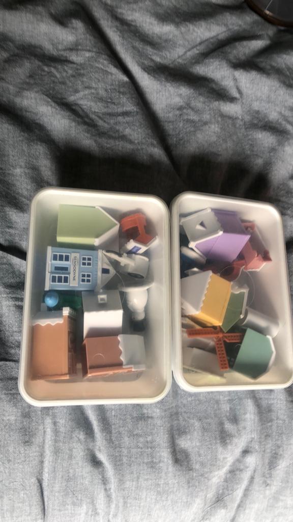 2 bakjes met AH huisjes, Verzamelen, Supermarktacties, Albert Heijn, Ophalen