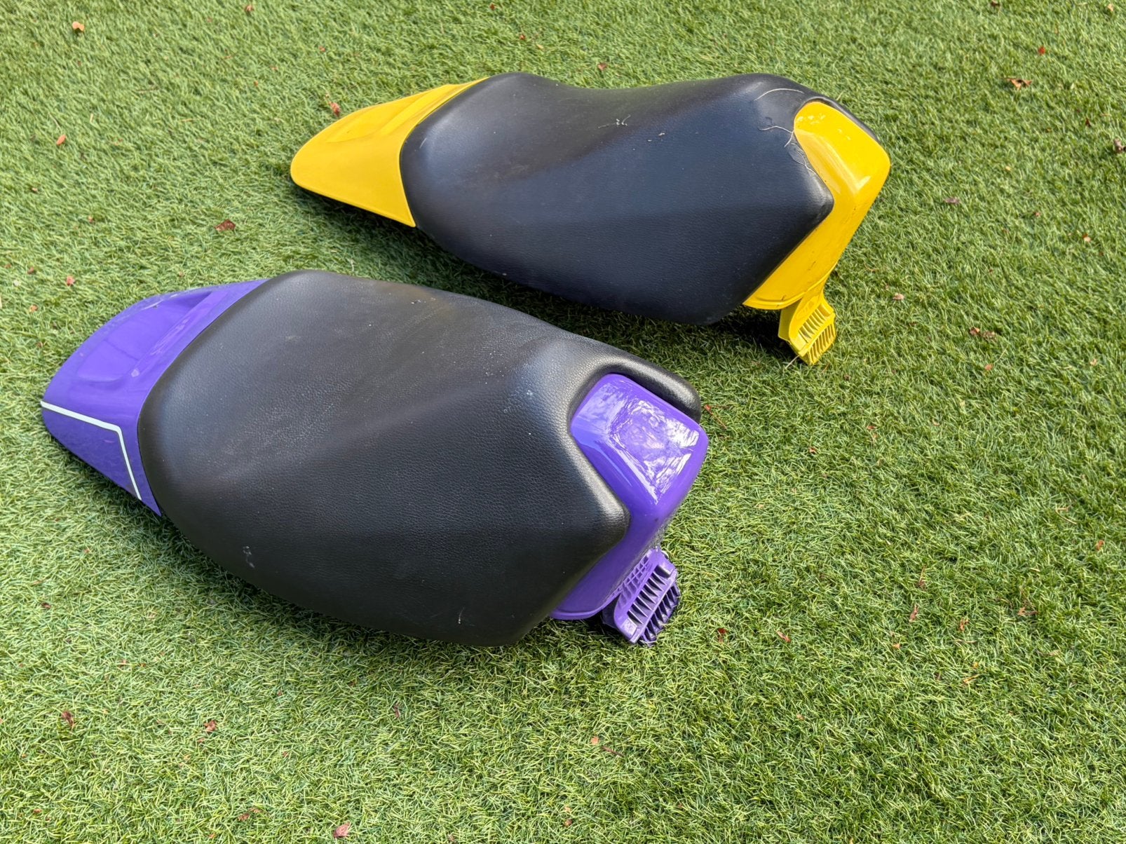 Zadel Monozadel Aprlia SR Viper Replica met seat cover, Ophalen of Verzenden, Gebruikt, Kap, Aprilia