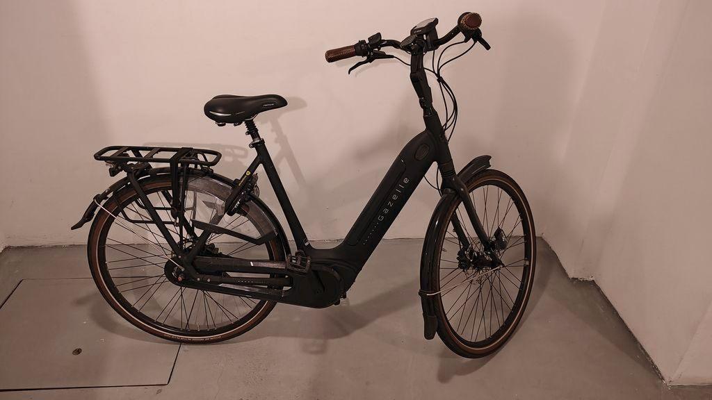 Gazelle Grenoble C8 HMB 500Wh 2022 Lage Instap – 1580 km, Ophalen, Zo goed als nieuw, 50 km per accu of meer, 55 tot 59 cm