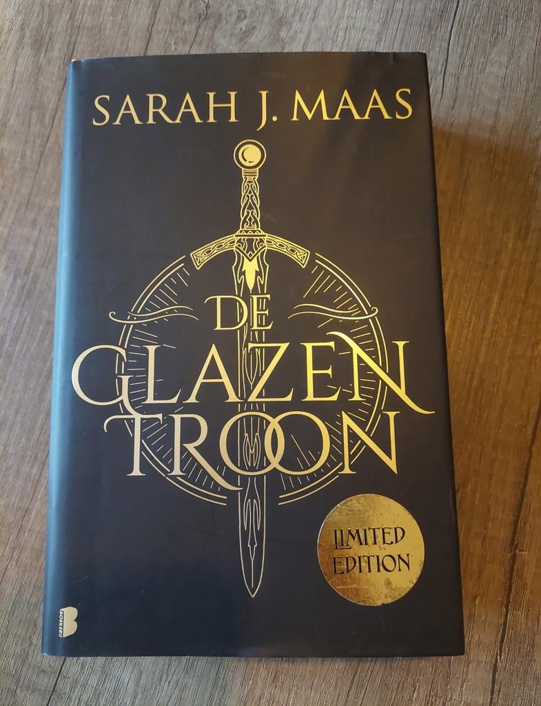 De Glazen Troon Limited edition, Boeken, Fantasy, Ophalen of Verzenden, Gelezen, Sarah J. Maas