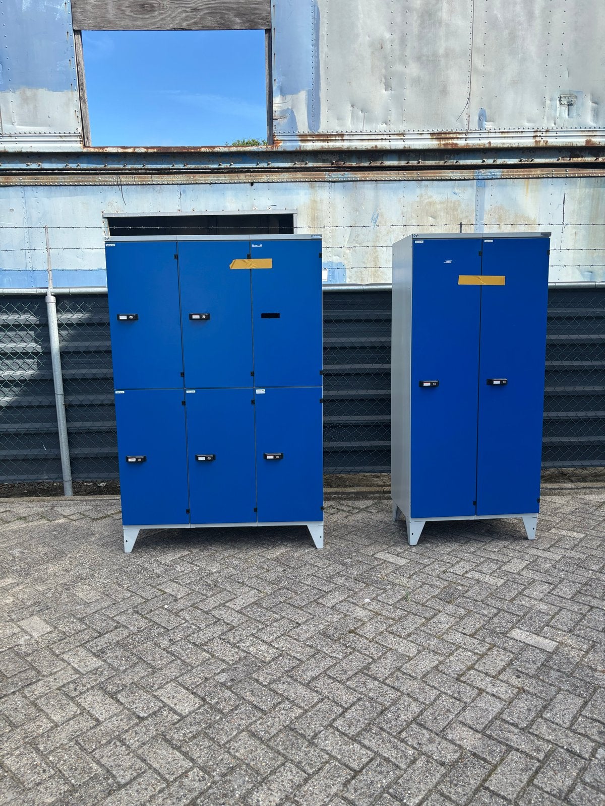 Blauwe metalen locker kast, Ophalen, Zo goed als nieuw