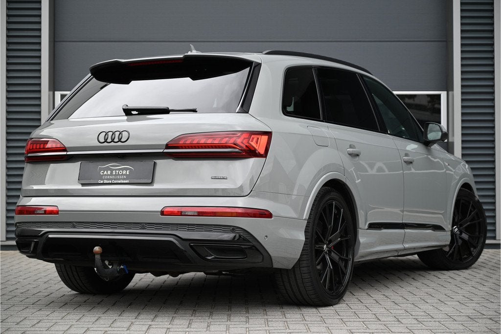 Audi Q7 55 TFSI e QUATTRO / PANO / LED MATRIX / 360 CAMERA /, Auto's, Audi, Automaat, Gebruikt, Euro 6, 2995 cc