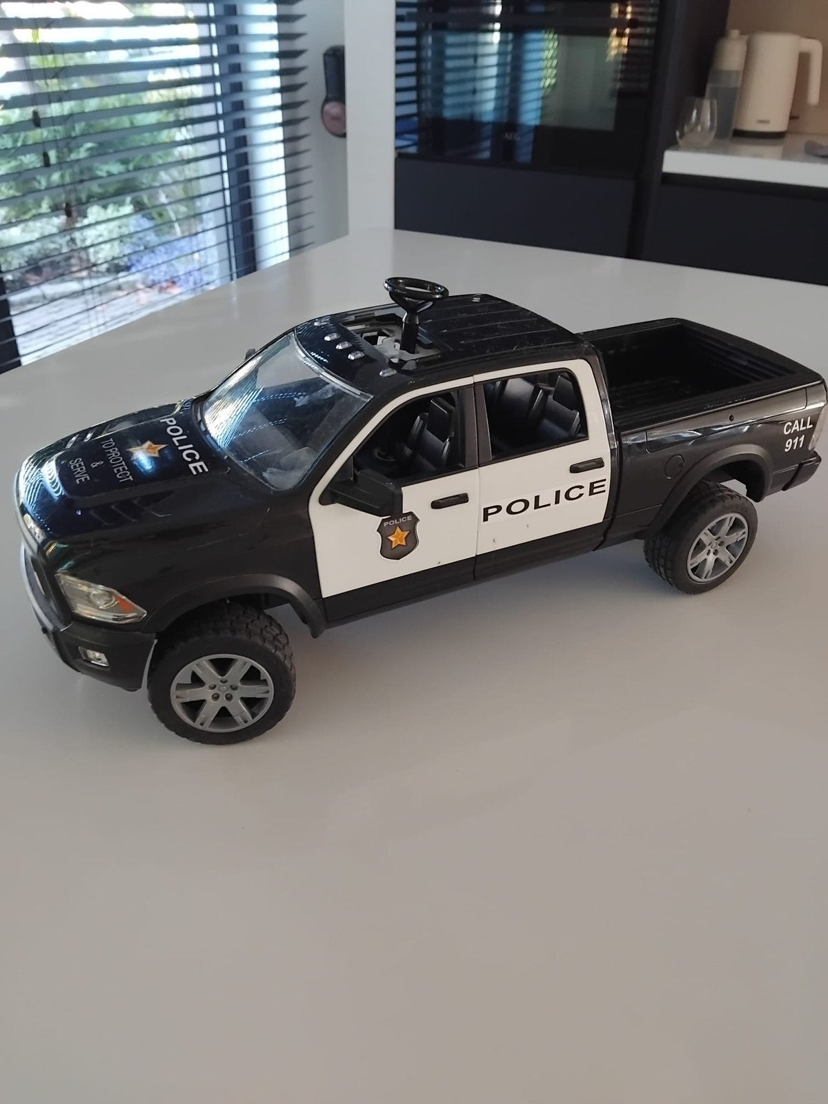 Bruder politie pickup en blauwe sportauto, Kinderen en Baby's, Speelgoed | Overig, Ophalen of Verzenden, Zo goed als nieuw, Jongen of Meisje