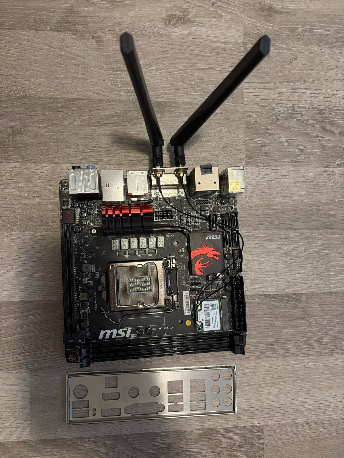 MSI Moederbord met WiFi - Perfect voor Mini-ITX Builds, Computers en Software, Moederborden, Ophalen of Verzenden, Zo goed als nieuw