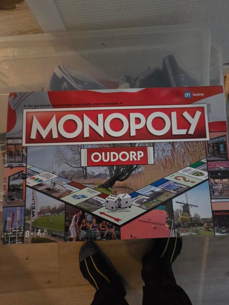 Monopoly Oudorp - Het beroemde vastgoedspel, Vijf spelers of meer, Ophalen of Verzenden, Zo goed als nieuw, Oudorp