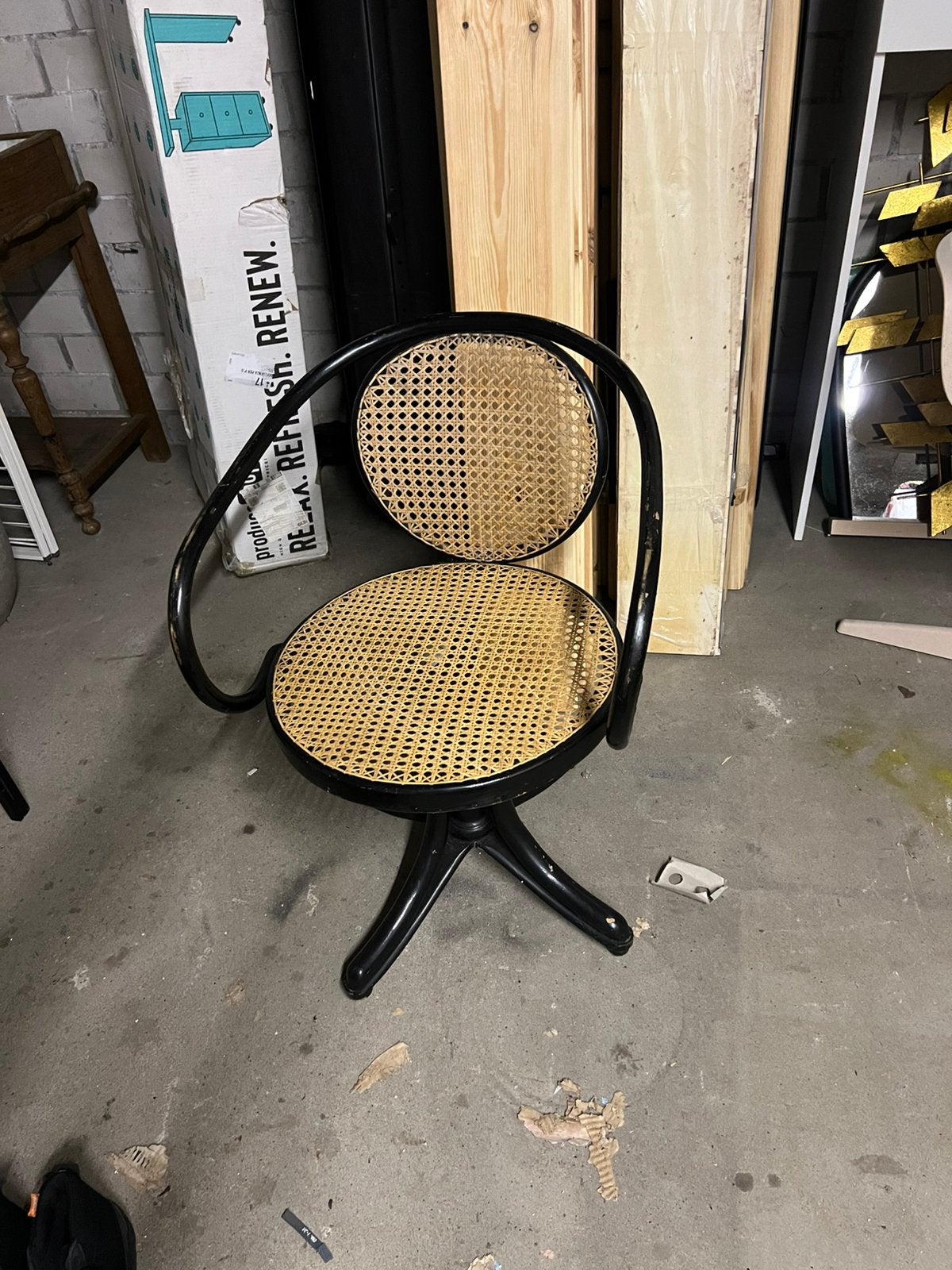vintage designstoel met zwart houten frame, rotan/pitriet, Ophalen, Zo goed als nieuw, Rotan