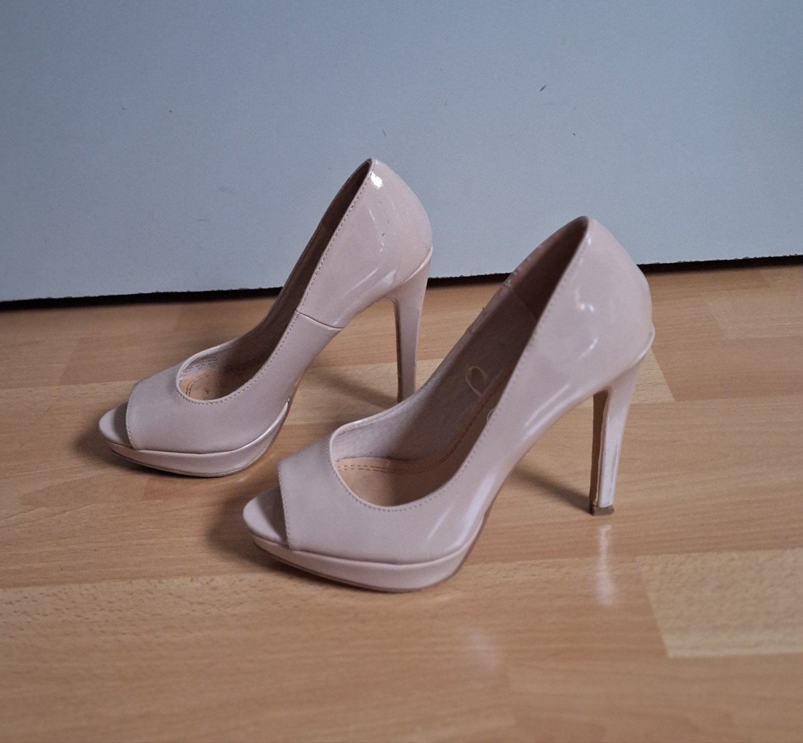 Nude Peep-toe Hakken - Maat 37, Ophalen of Verzenden, Gedragen, Beige, Pumps